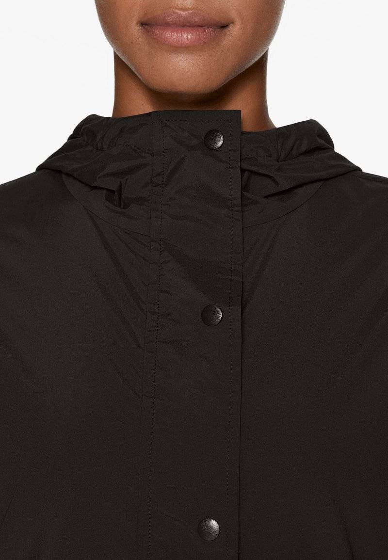 OYSHO OYSHO REPELLENT TECHNICAL - Windbreaker - black Black Friday