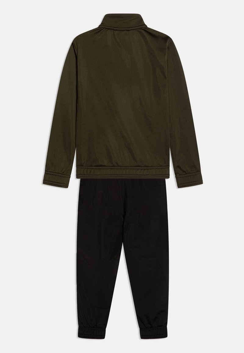 Puma Puma SUIT UNISEX SET - Tracksuit - dark olive Muttertagsangebot