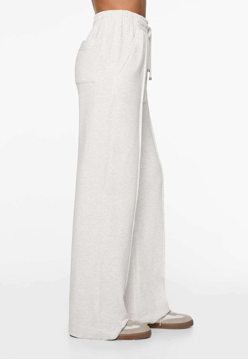 OYSHO OYSHO SOFT TOUCH RELAXED STRAIGHT-LEG - Tracksuit bottoms - mottled light grey Top Angebot
