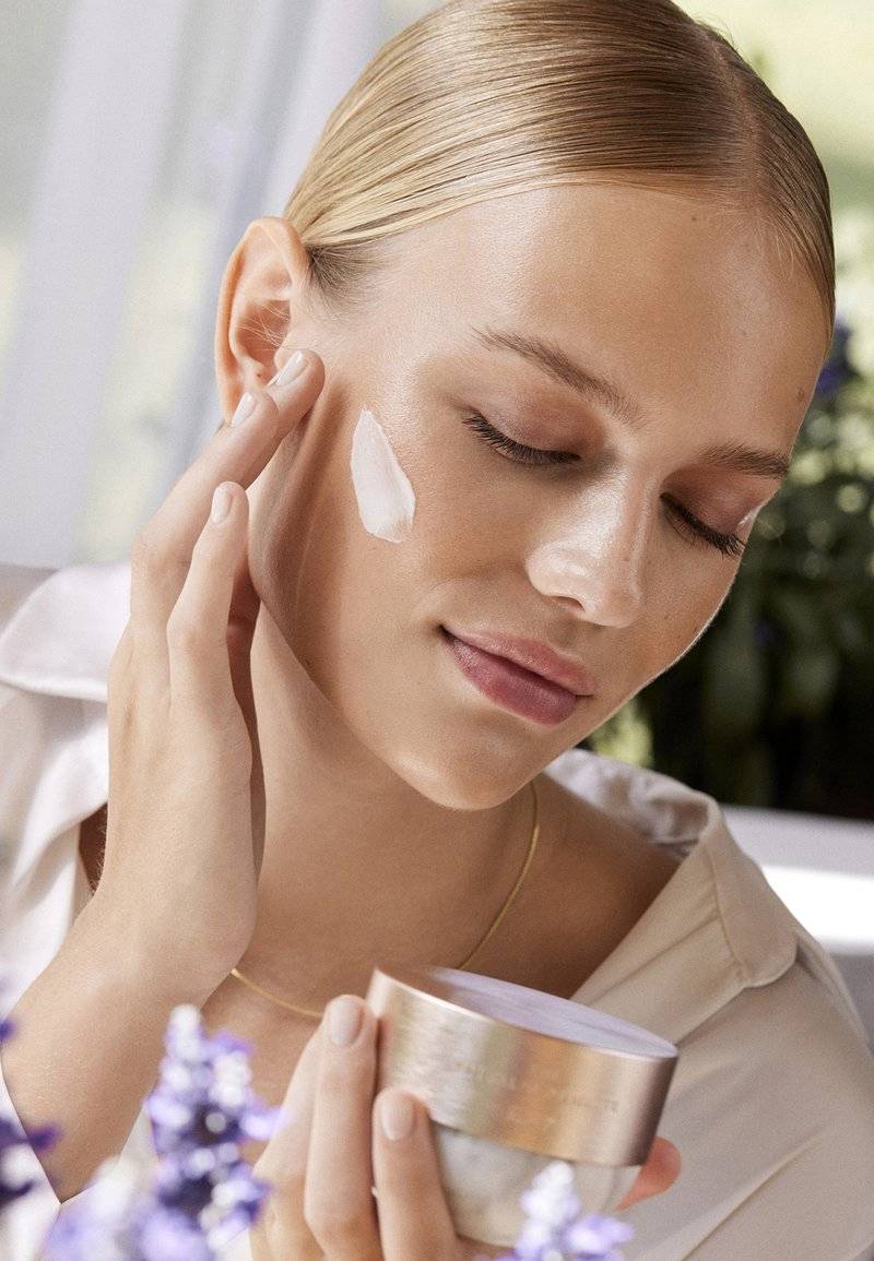 Rituals Rituals THE RITUAL OF NAMASTE GLOW ANTI-AGEING DAY CREAM REFILL - Face cream Wochenangebot