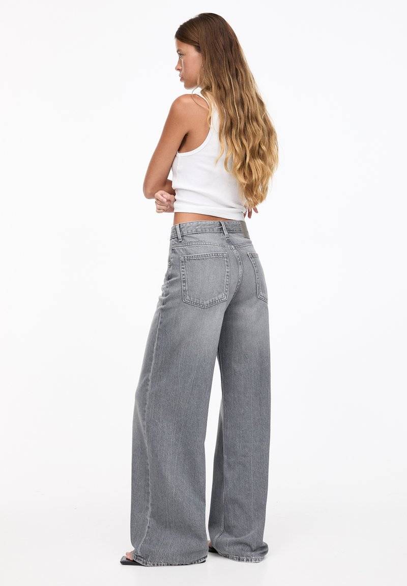 PULL&BEAR PULL&BEAR OVERSIZE - Flared Jeans - grey Outlet