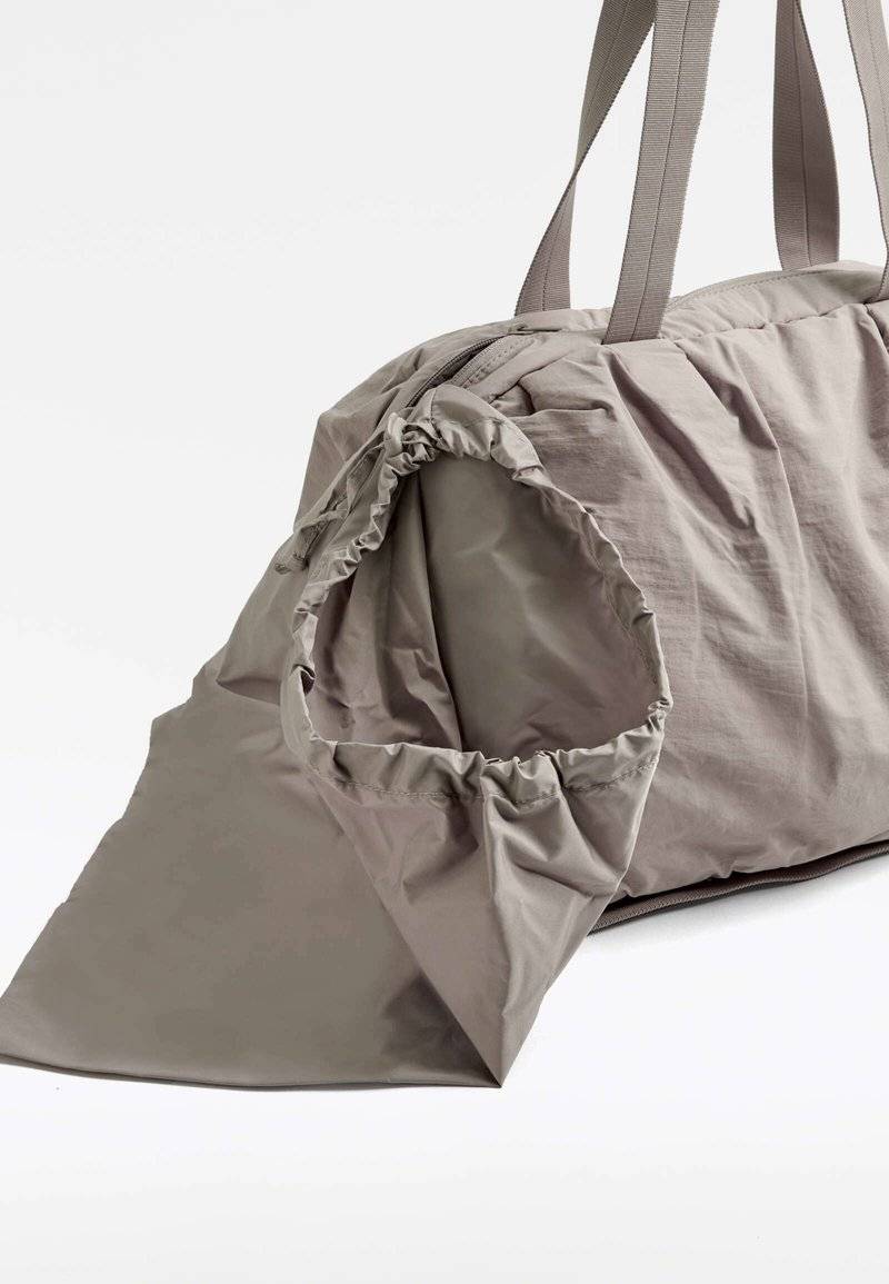 OYSHO OYSHO RUCHED - Holdall - grey Saisonschlussverkauf