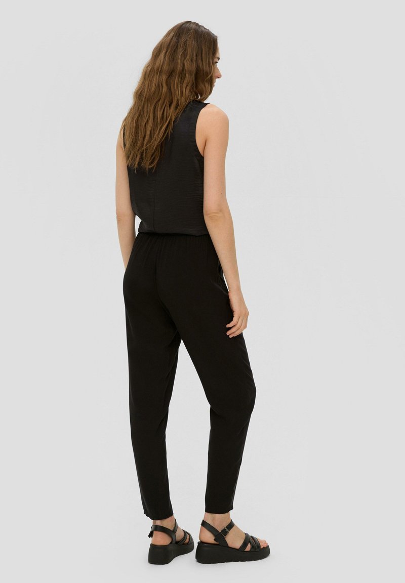s.Oliver s.Oliver ANKLE-AUS REINER - Trousers - schwarz Hotsell