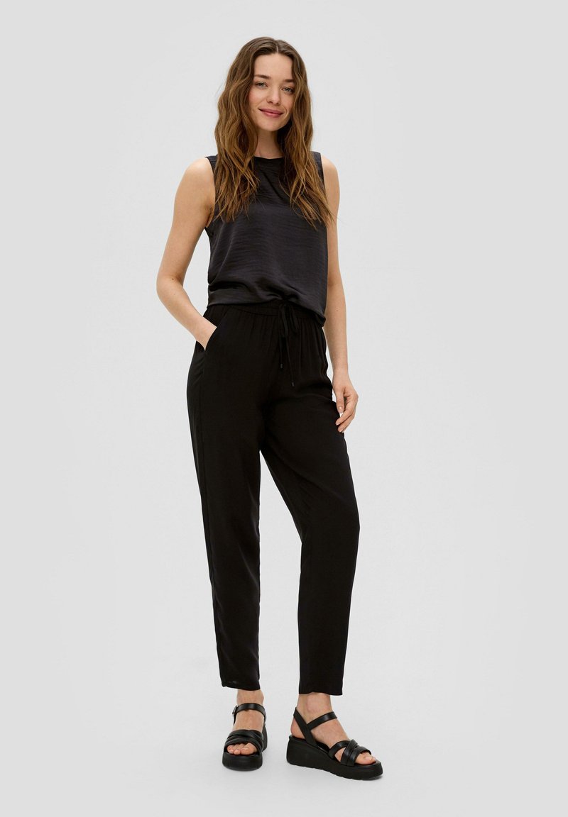 s.Oliver s.Oliver ANKLE-AUS REINER - Trousers - schwarz Hotsell