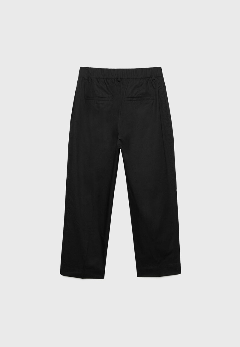 Stradivarius Stradivarius CARROT WITH DARTS DETAIL - Trousers - black Schlussverkauf