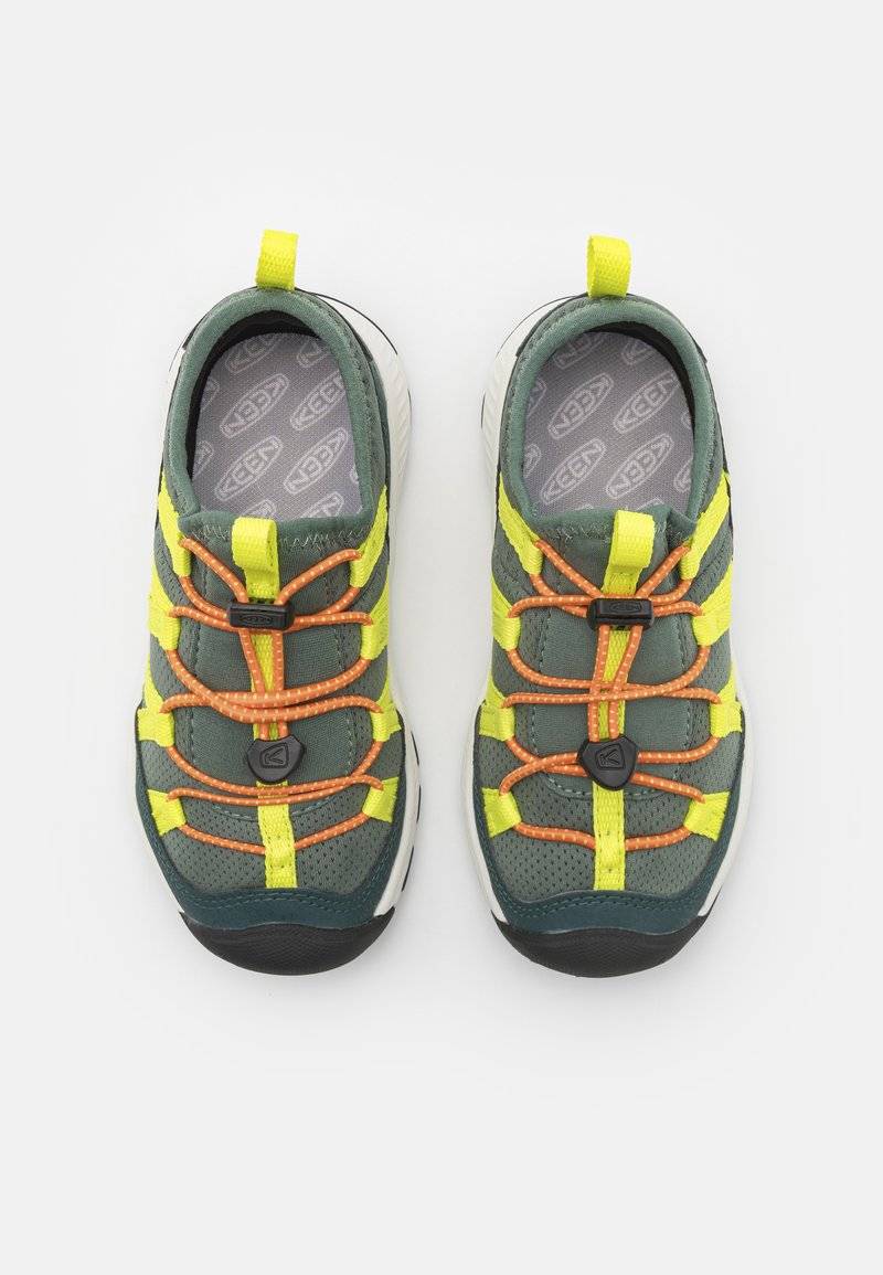 Keen Keen MOTOZOA UNISEX - Hiking shoes - green Black Friday