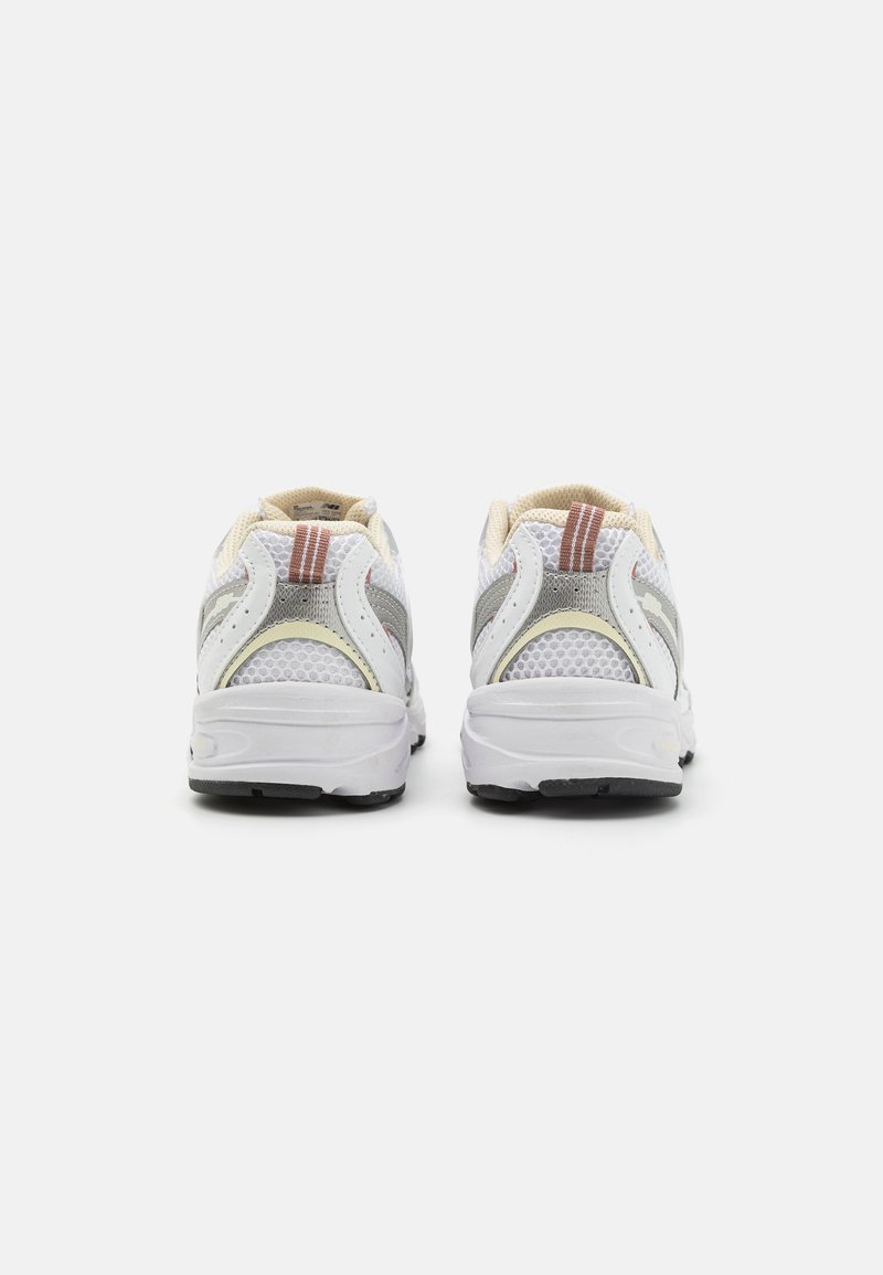 New Balance New Balance 530 UNISEX - Trainers - white Sonderangebot der Fabrik