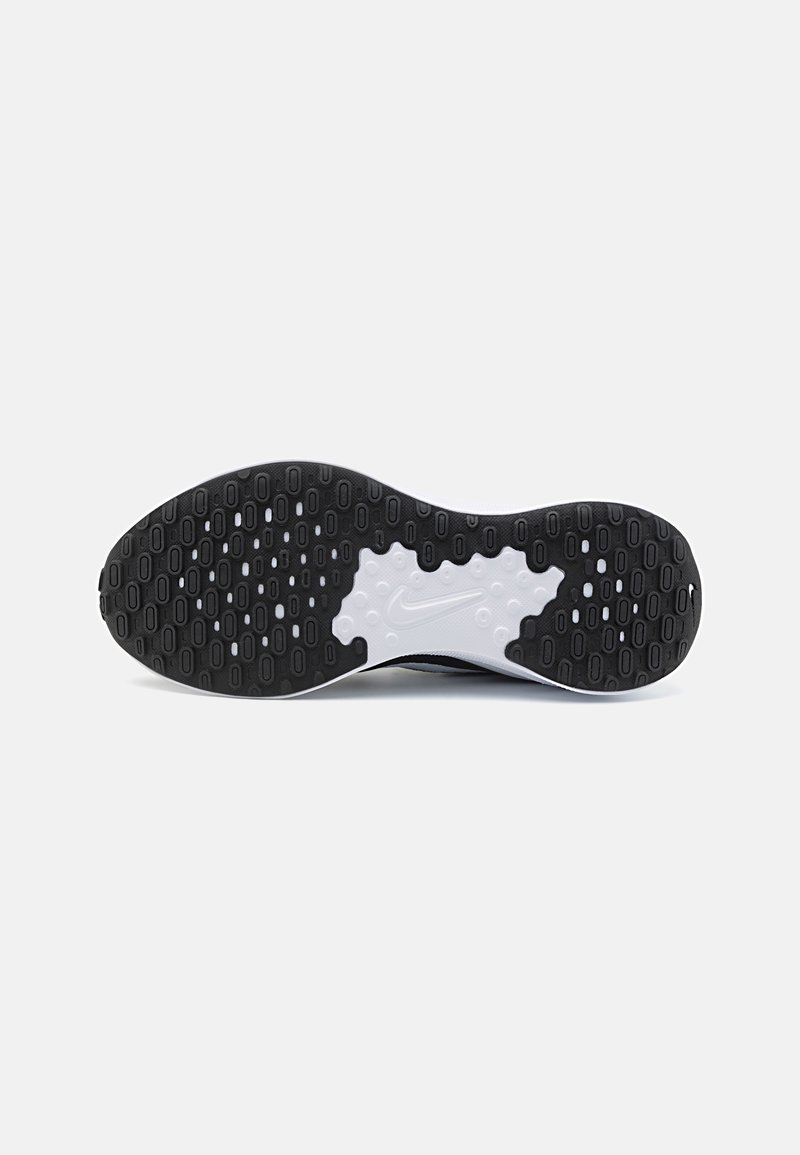 Nike Performance Nike Performance REVOLUTION 7 - Neutral running shoes 2025