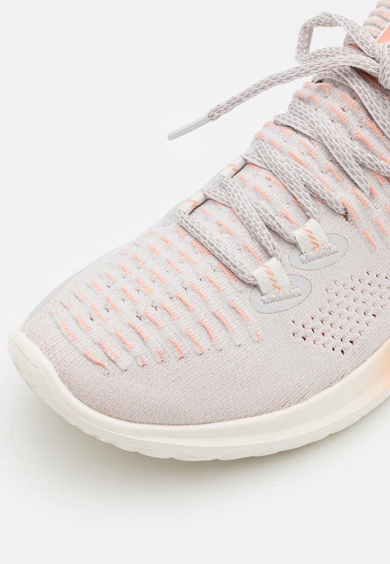 Under Armour Under Armour FLOW DYNAMIC INT EGRIT - Training shoe Angebote