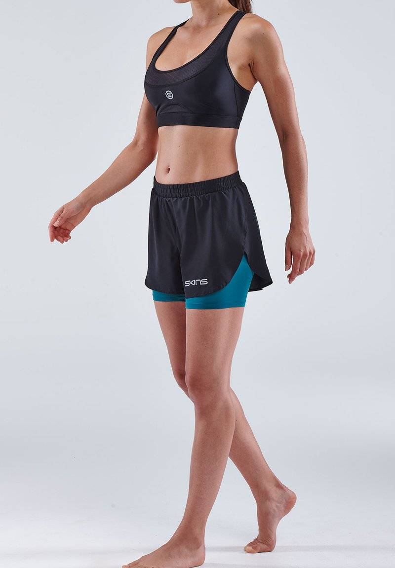 Skins Skins Sports shorts - black Meist gekauft