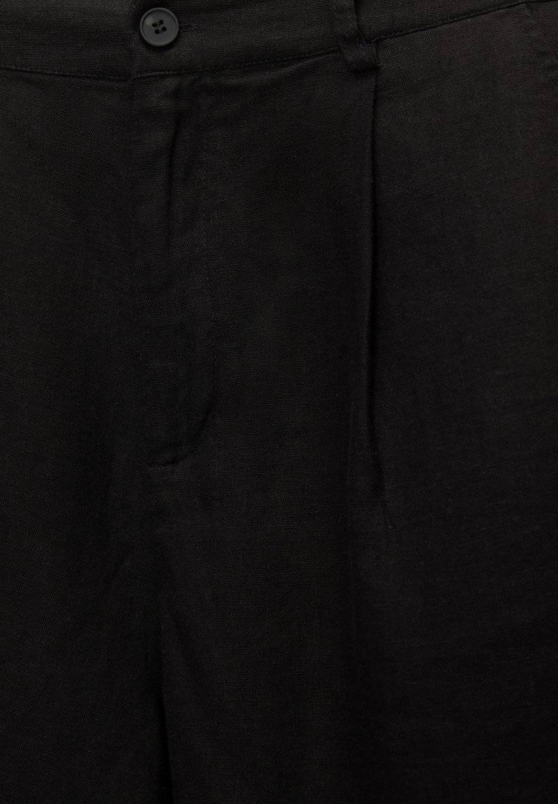 PULL&BEAR PULL&BEAR RUSTIC - BERMUDA - Shorts - black Sonderangebot