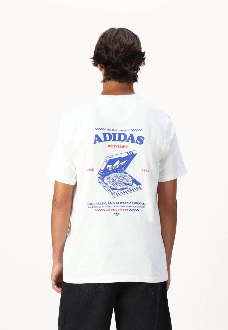 adidas Originals adidas Originals STREET APETIT UNISEX - Print T-shirt - white Versandkostenfrei
