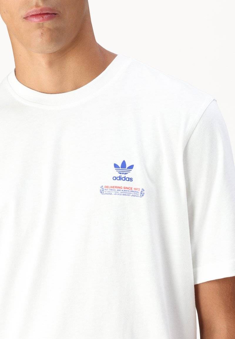 adidas Originals adidas Originals STREET APETIT UNISEX - Print T-shirt - white Versandkostenfrei