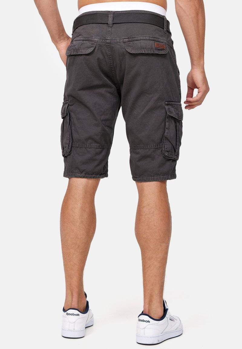 INDICODE JEANS INDICODE JEANS MONROE - Shorts - raven Begrenztes Angebot