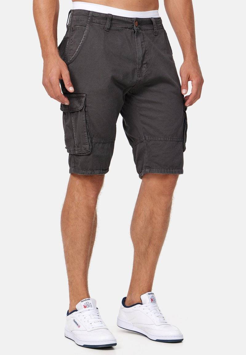 INDICODE JEANS INDICODE JEANS MONROE - Shorts - raven Begrenztes Angebot
