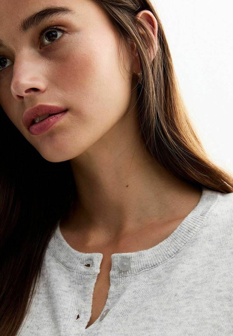 New Look New Look CREW NECK - Cardigan - pale grey Cyber Monday