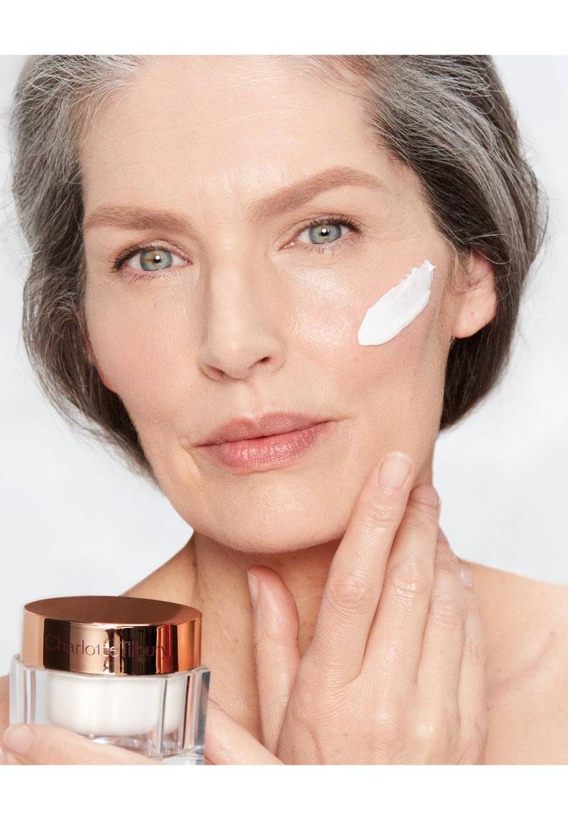 Charlotte Tilbury Charlotte Tilbury CHARLOTTE'S MAGIC CREAM SPF - REFILLABLE - Face cream im Angebot