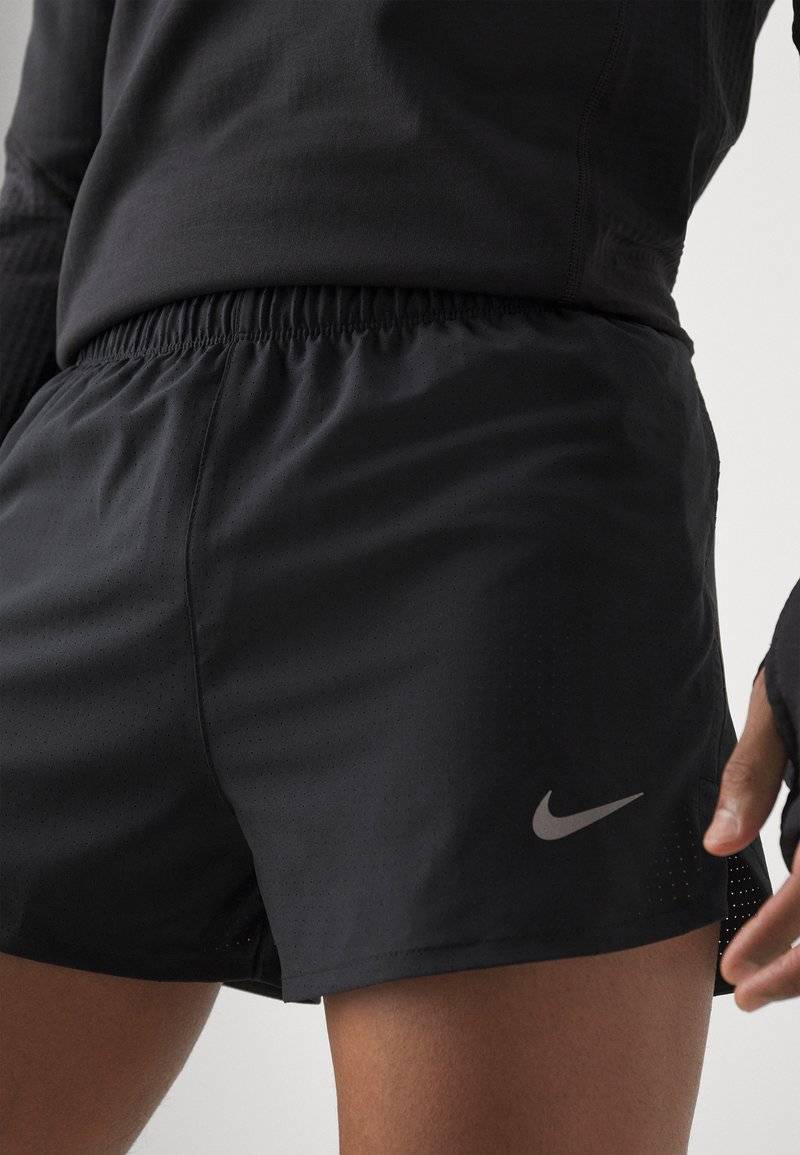 Nike Performance Nike Performance FAST SHORT - Sports shorts Neuheiten