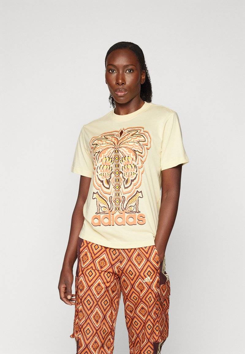 adidas Sportswear adidas Sportswear ADIDAS FARM RIO GRAPHIC - Print T-shirt - easy yellow Großer Ausverkauf