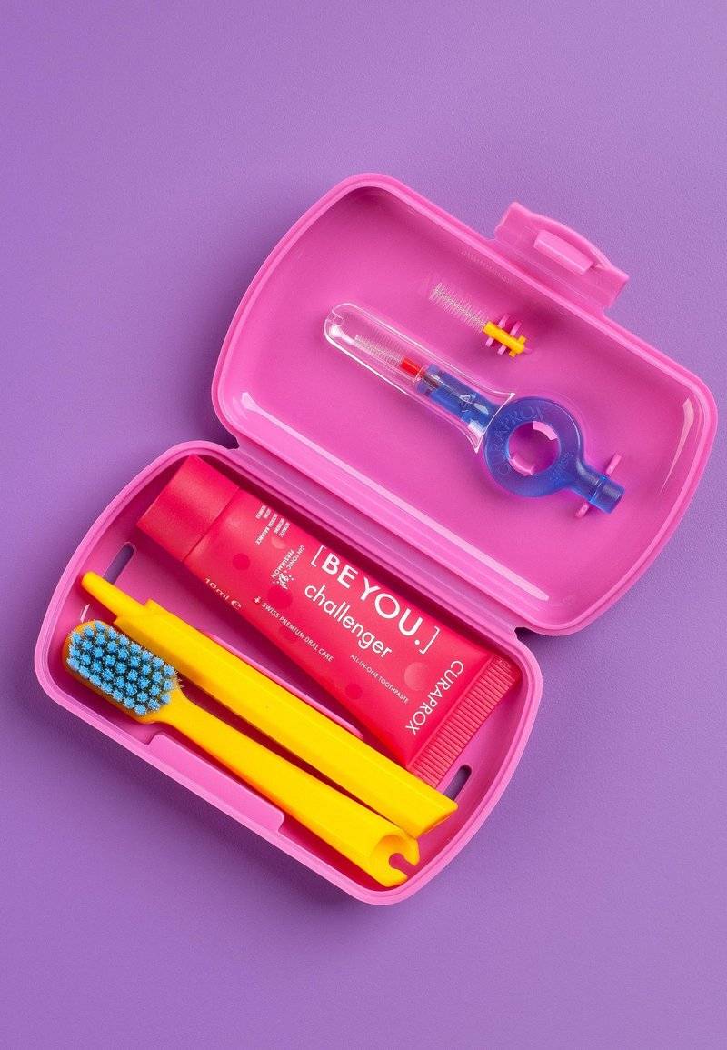 Curaprox Curaprox TRAVEL SET - Bath and body set - pink Weihnachtsangebot