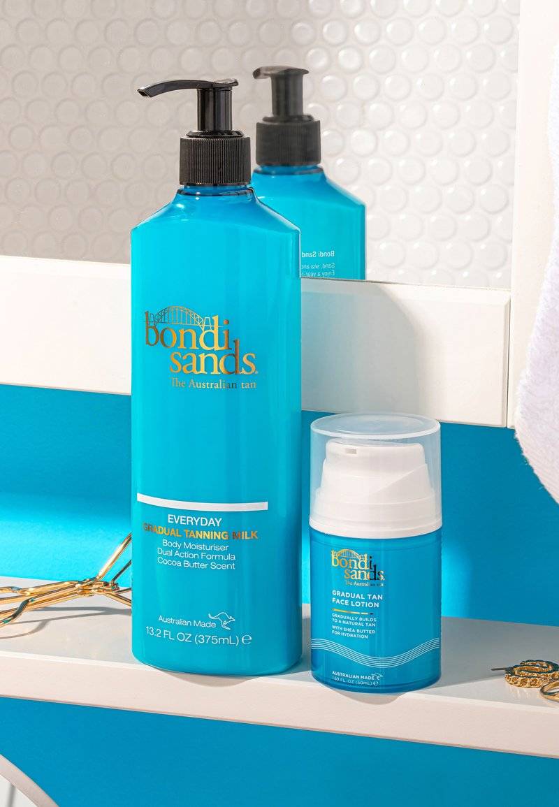 Bondi Sands Bondi Sands BONDI SANDS EVERYDAY GRADUAL TANNING MILK - Self tan - white Räumungsverkauf