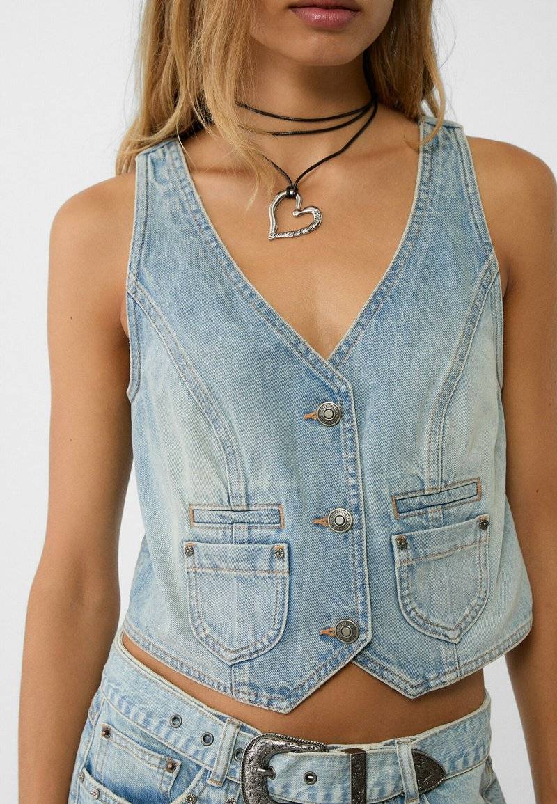 Stradivarius Stradivarius STUDDED - Waistcoat - laser denim Kostenlose Rückgabe