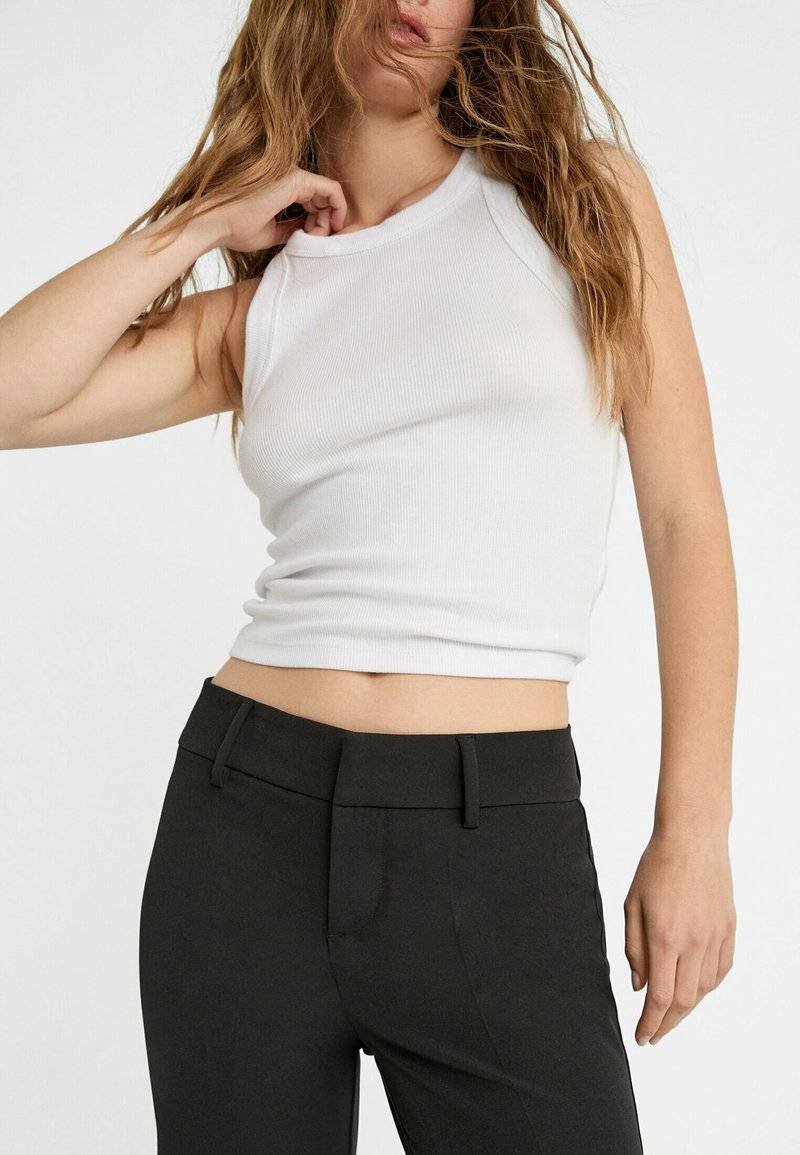 Stradivarius Stradivarius TAILORED FLARED - Trousers - black Neueste Stile