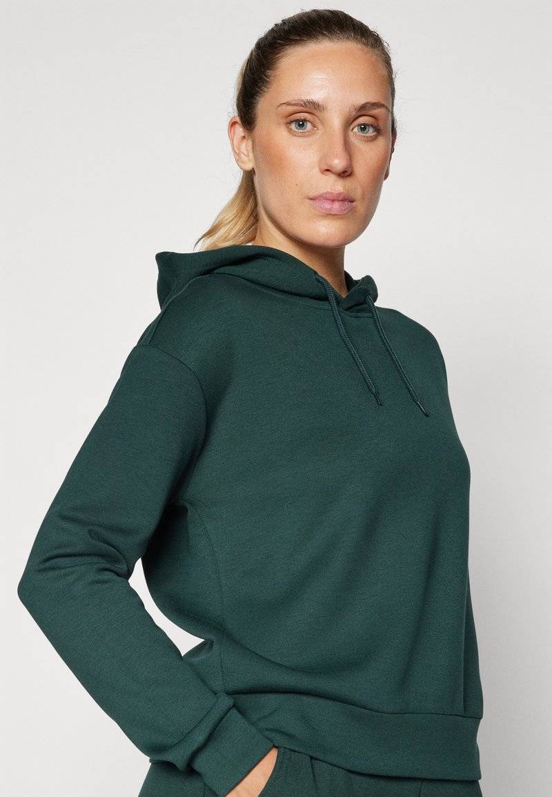 ONLY Play ONLY Play ONPLOUNGE HOOD - Hoodie - scarab Begrenztes Angebot